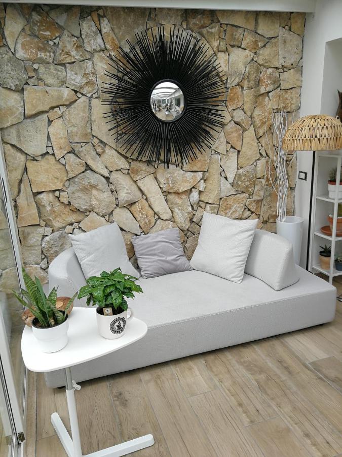 Il Giardino Dei Limoni Bed & Breakfast Aci Castello Exterior photo