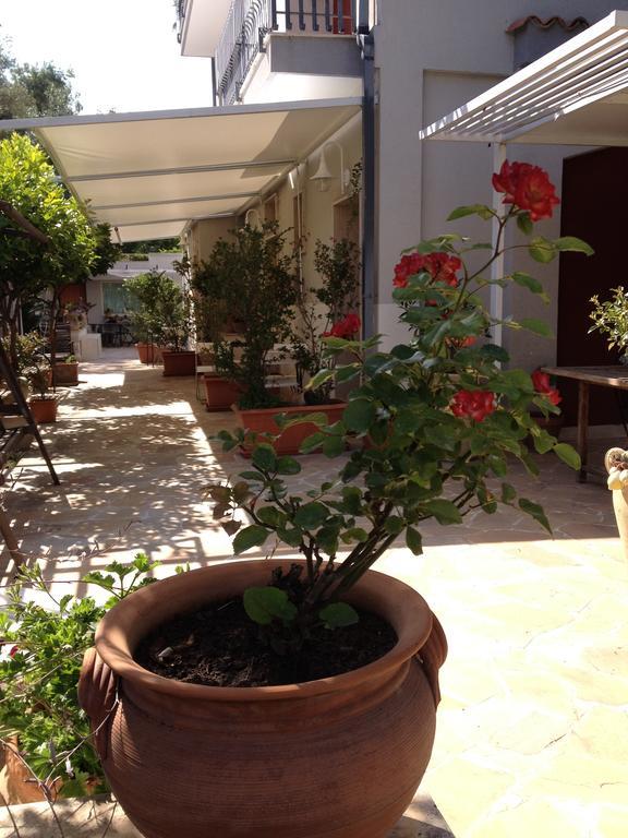 Il Giardino Dei Limoni Bed & Breakfast Aci Castello Exterior photo