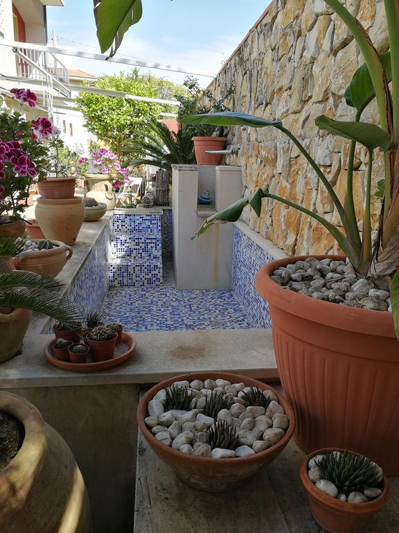 Il Giardino Dei Limoni Bed & Breakfast Aci Castello Exterior photo