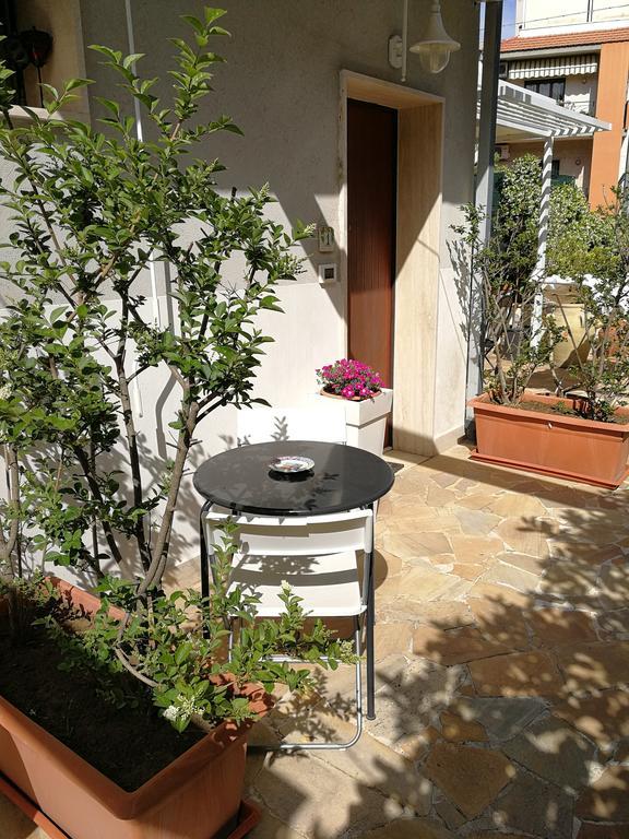 Il Giardino Dei Limoni Bed & Breakfast Aci Castello Exterior photo