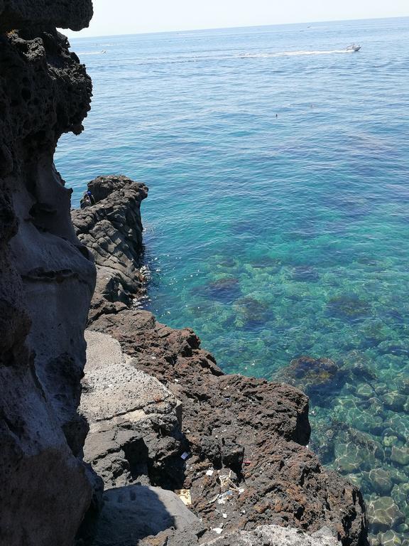 Il Giardino Dei Limoni Bed & Breakfast Aci Castello Exterior photo