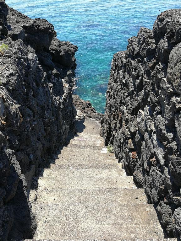Il Giardino Dei Limoni Bed & Breakfast Aci Castello Exterior photo